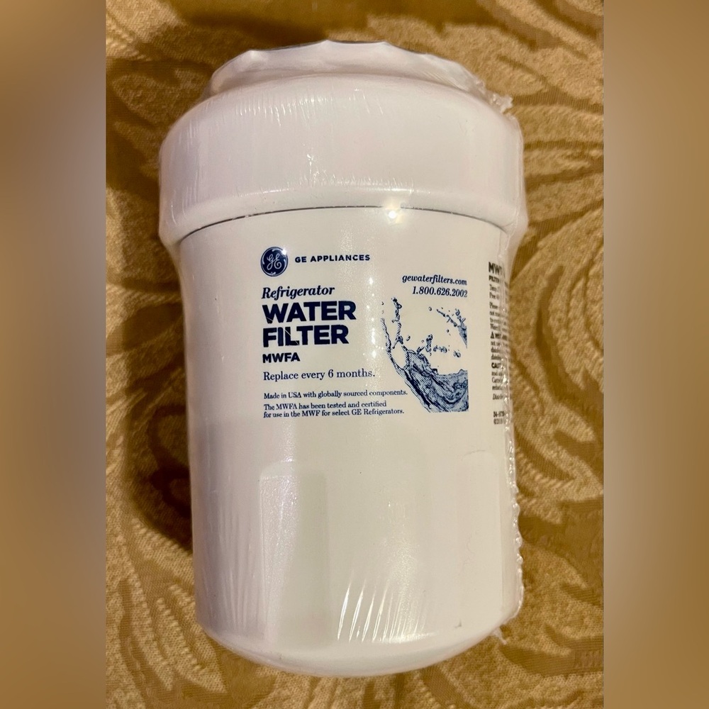 Water filter replacement GE.  Brand new factory sealed.